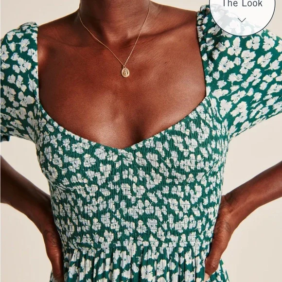 Abercrombie & Fitch Women’s Green Floral Print Short-Sleeve Smocked Midi Dress - Picture 5 of 10